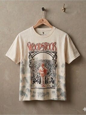 Junk Food Clothing Woodstock Graphic T-Shirt Women’s Small NWT